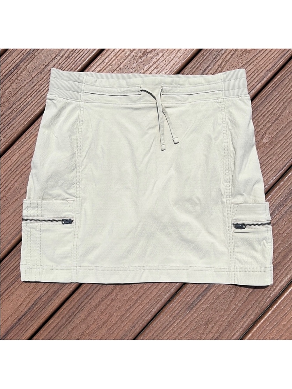 Athleta Trekkie Cargo Skort Ecru 12